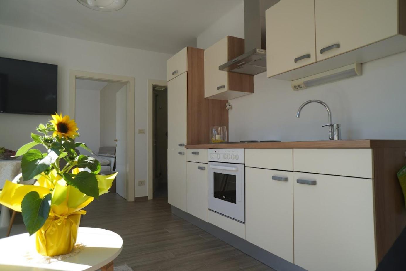 Apartment Roma Merano Esterno foto